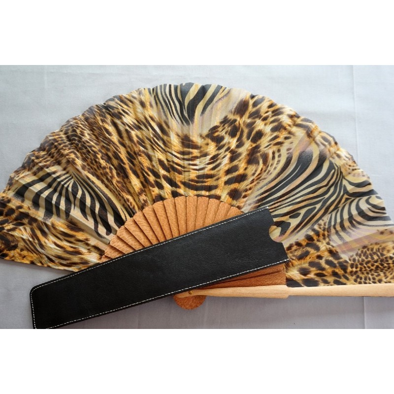 Safari braun mit Etui
