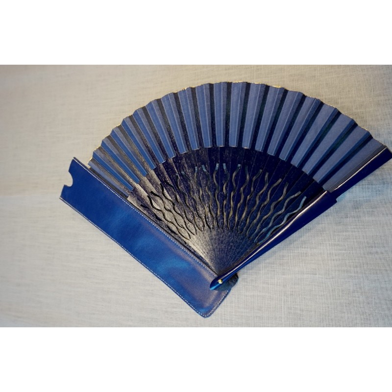 Chic dunkelblau mit Etui