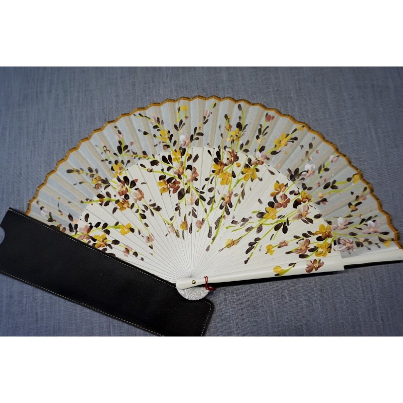 Sina creme mit Etui